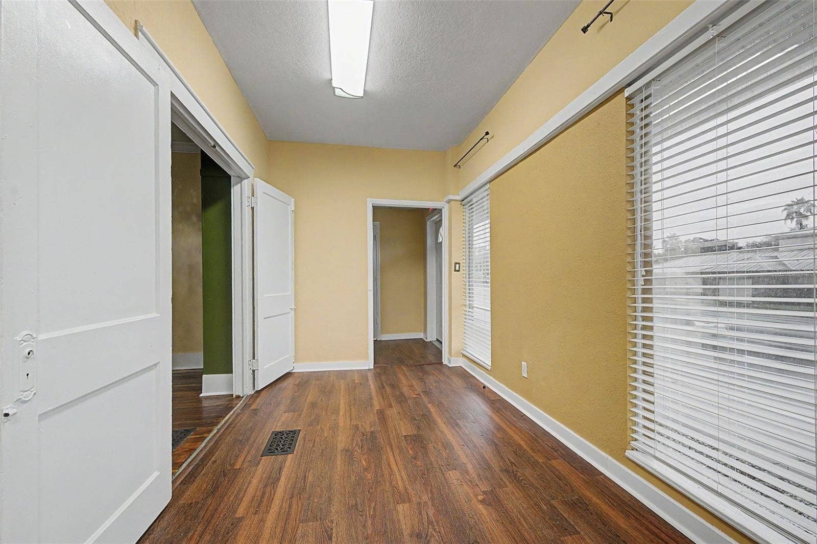2019 MANATEE AVENUE W, Bradenton, FL 34205 2019 MANATEE AVENUE W, Bradenton, FL 34205