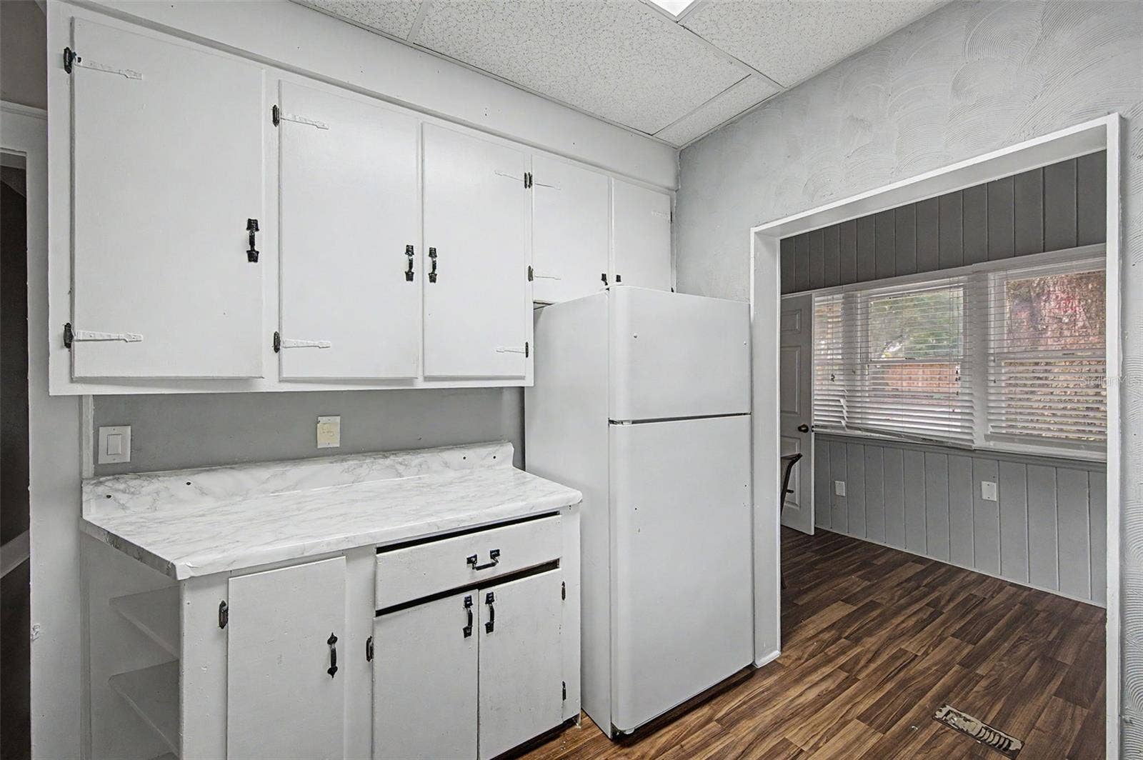 2019 MANATEE AVENUE W, Bradenton, FL 34205 2019 MANATEE AVENUE W, Bradenton, FL 34205