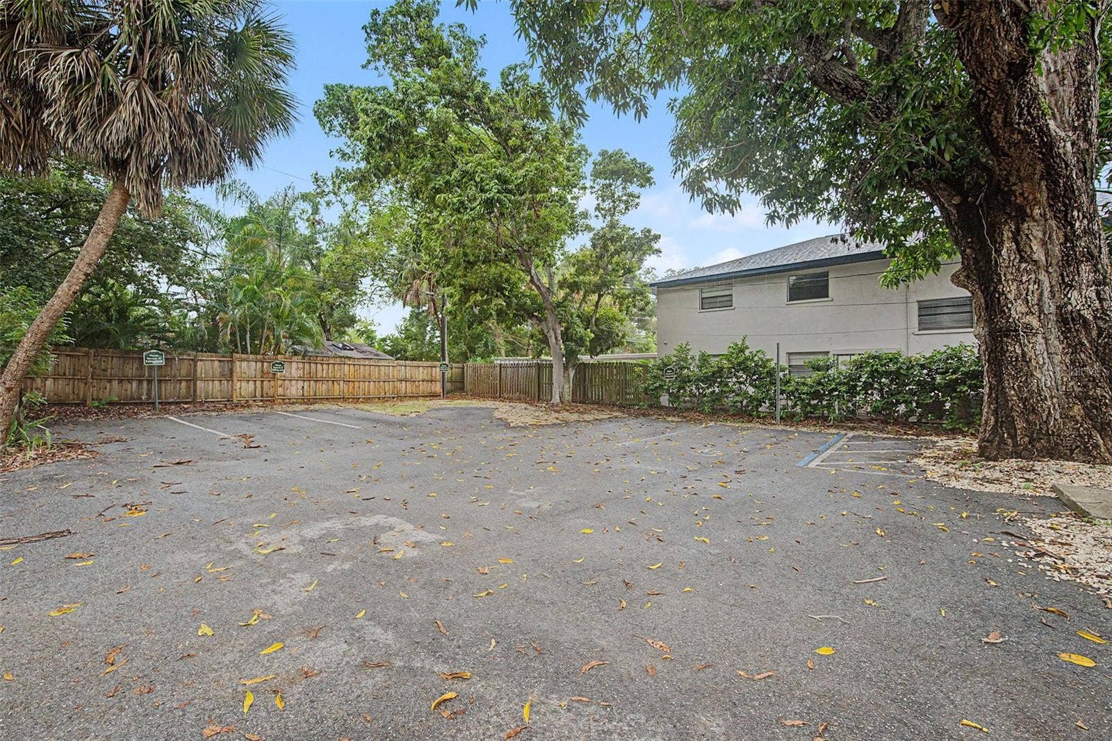 2019 MANATEE AVENUE W, Bradenton, FL 34205 2019 MANATEE AVENUE W, Bradenton, FL 34205
