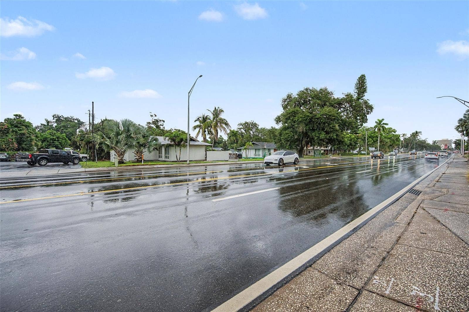 2019 MANATEE AVENUE W, Bradenton, FL 34205 2019 MANATEE AVENUE W, Bradenton, FL 34205