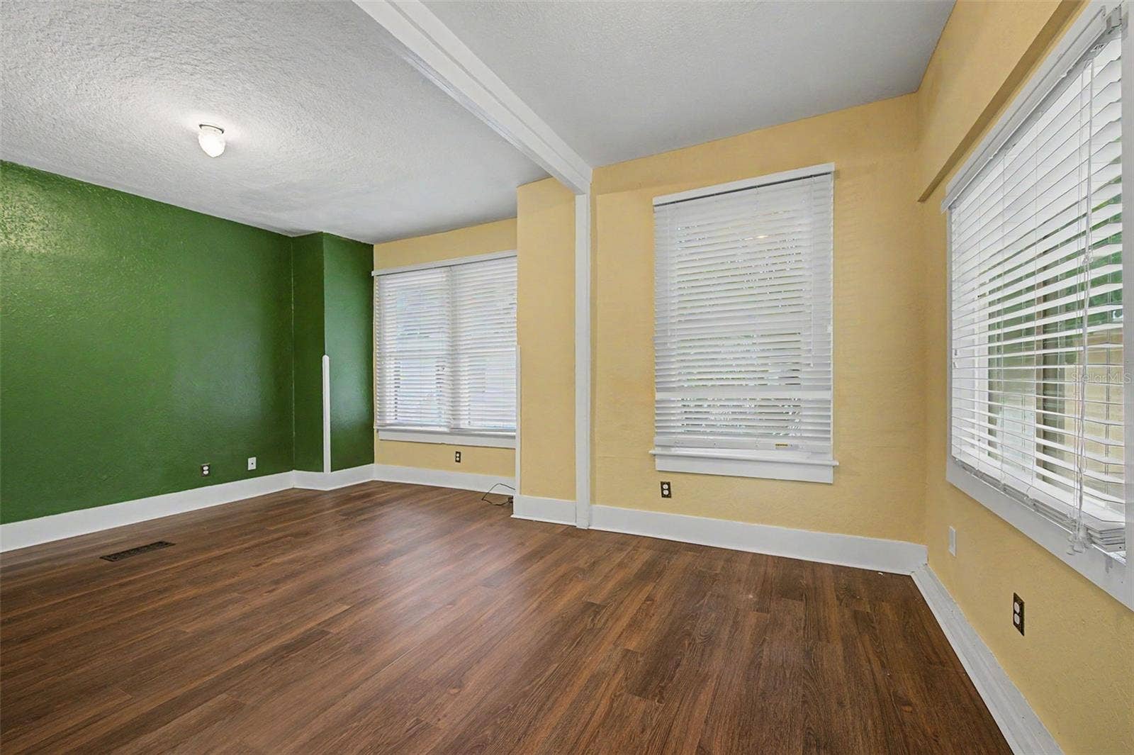 2019 MANATEE AVENUE W, Bradenton, FL 34205 2019 MANATEE AVENUE W, Bradenton, FL 34205