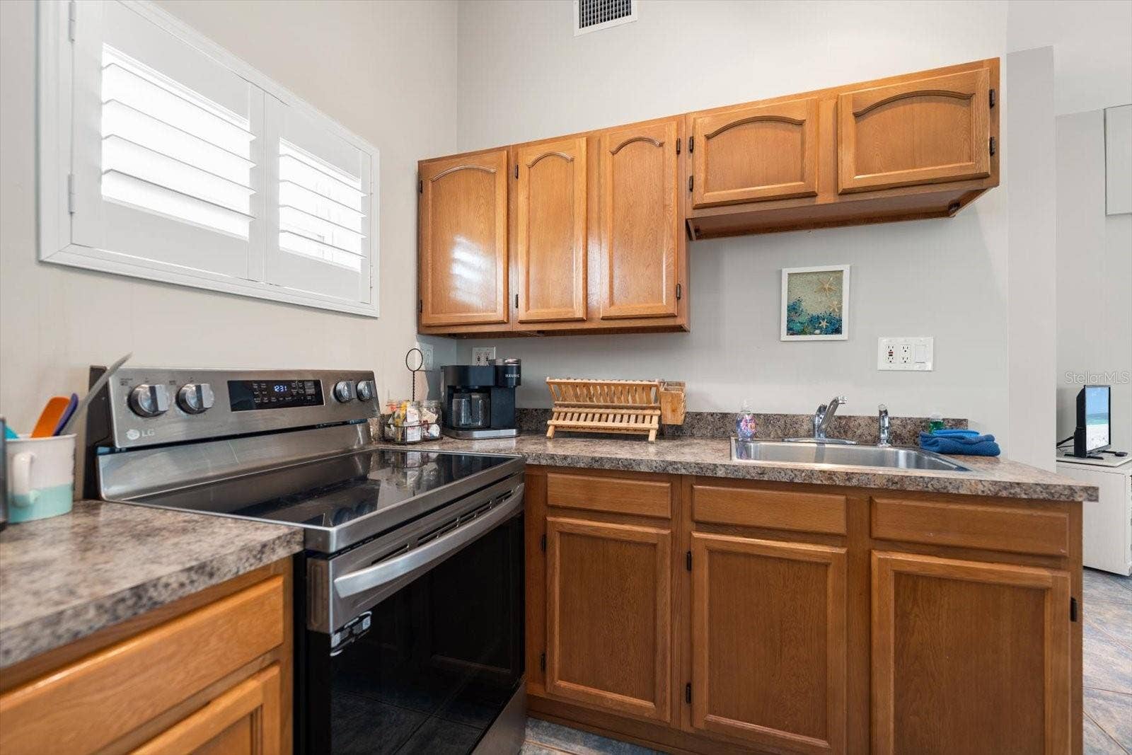 1 bedroom updated kitchen
