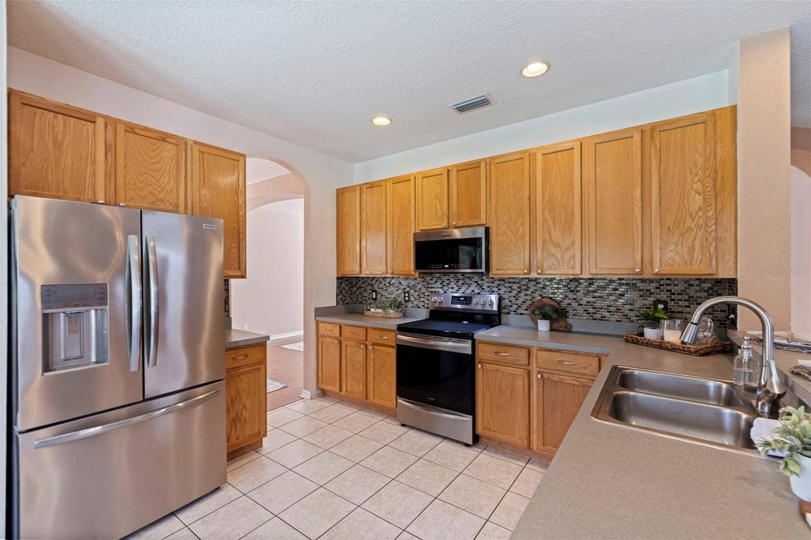 4758 WHISPERING WIND AVENUE, Tampa, FL 33614 4758 WHISPERING WIND AVENUE, Tampa, FL 33614