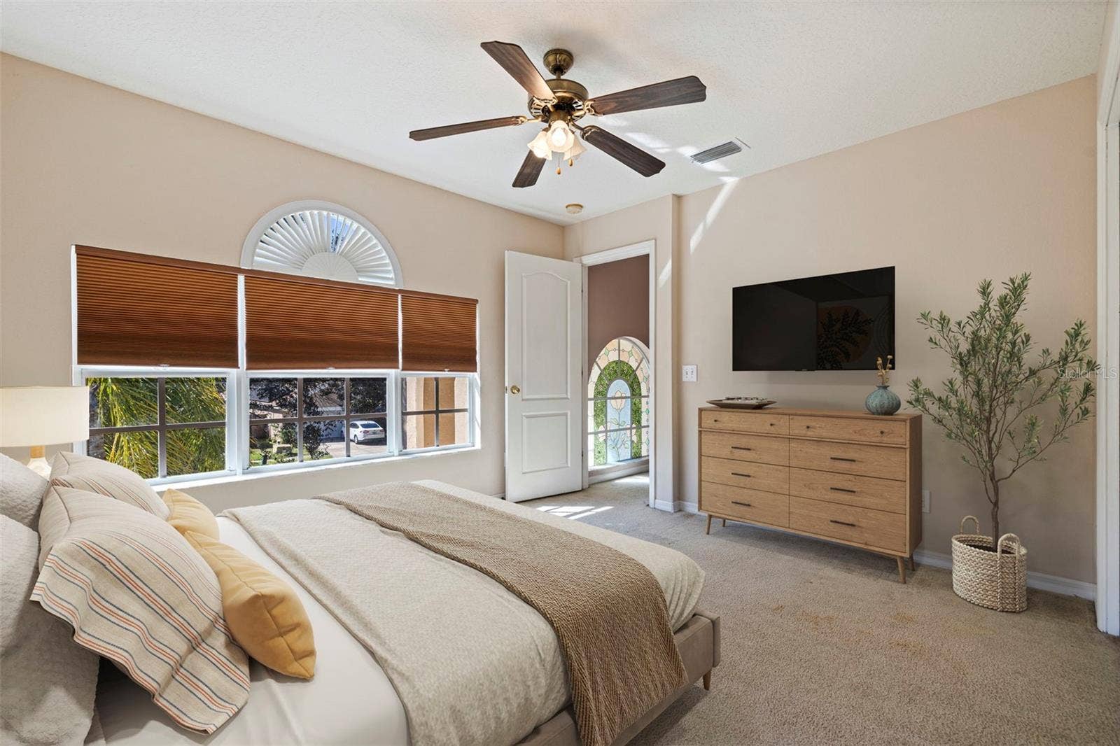 4758 WHISPERING WIND AVENUE, Tampa, FL 33614 4758 WHISPERING WIND AVENUE, Tampa, FL 33614