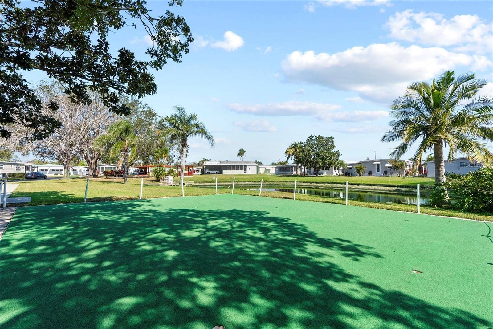 PARK/PUTTING GREEN