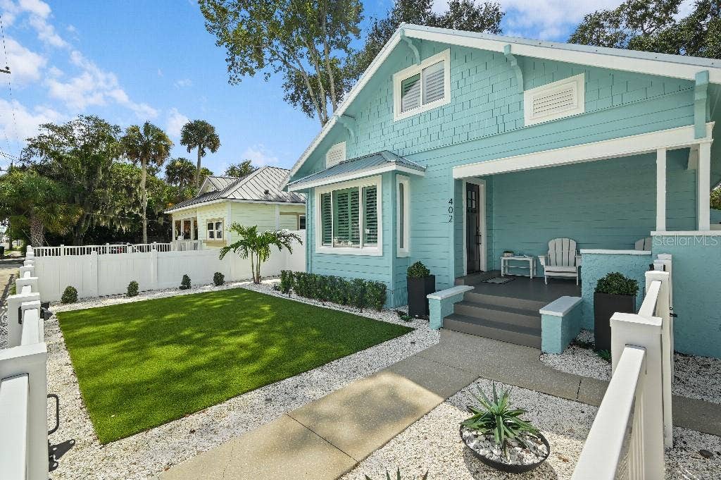 402 N ORANGE STREET, New Smyrna Beach, FL 32168
