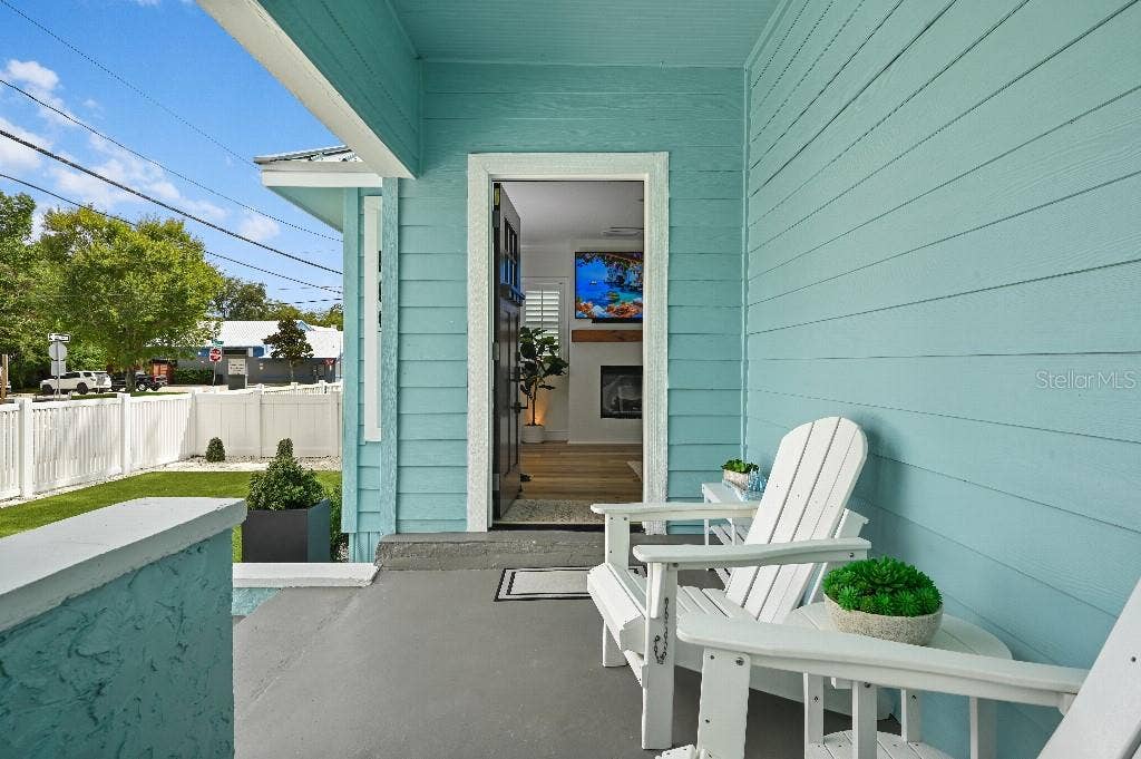 402 N ORANGE STREET, New Smyrna Beach, FL 32168