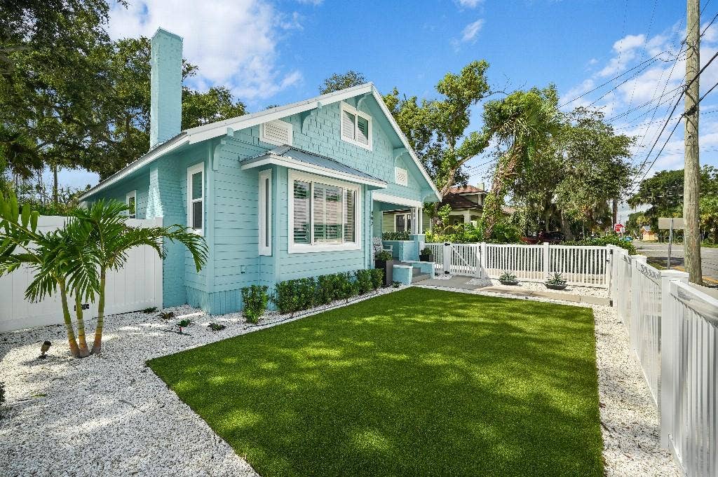 402 N ORANGE STREET, New Smyrna Beach, FL 32168