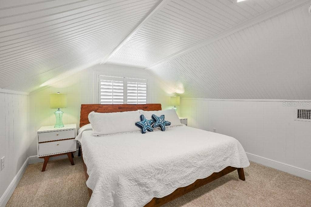 402 N ORANGE STREET, New Smyrna Beach, FL 32168