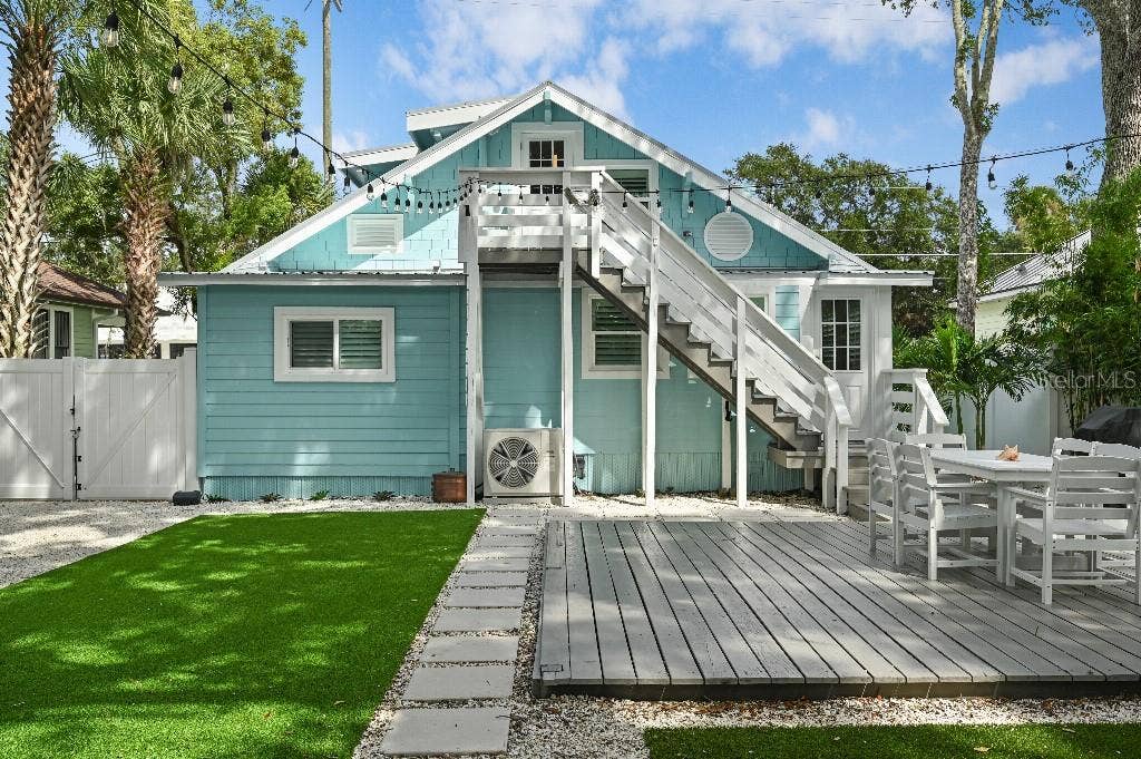 402 N ORANGE STREET, New Smyrna Beach, FL 32168