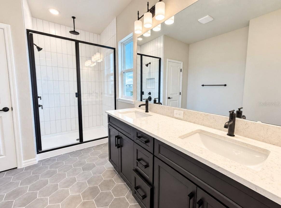 15053 SIRLEAF DRIVE, Orlando, FL 32827 Owner's Bath