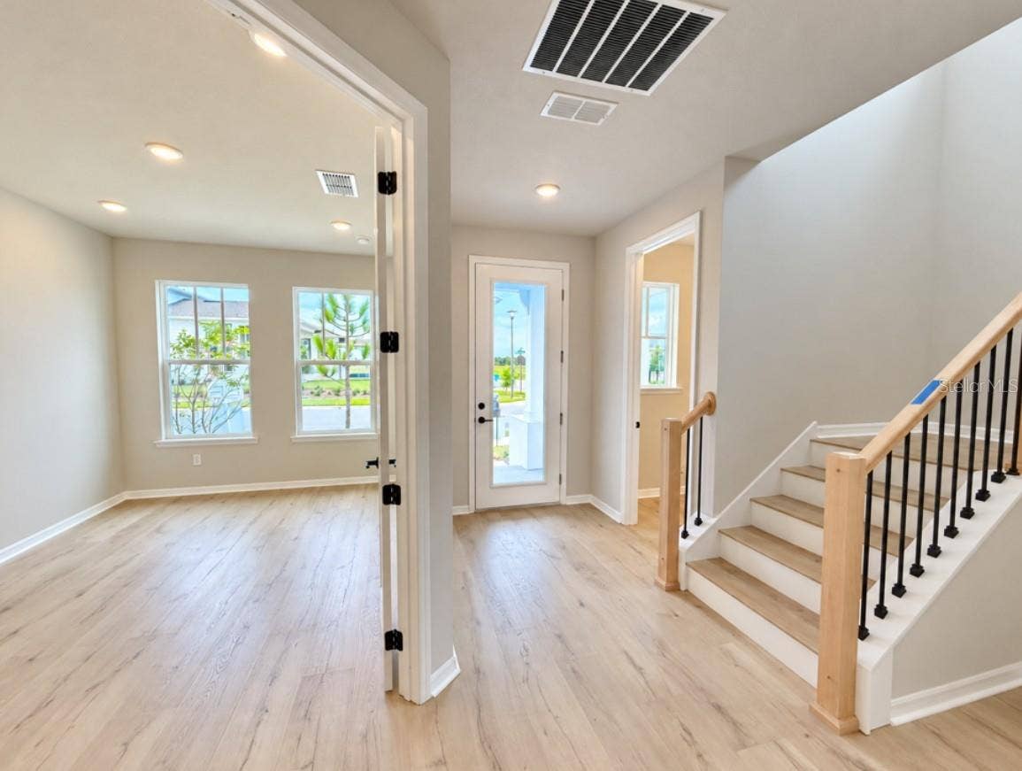 15053 SIRLEAF DRIVE, Orlando, FL 32827 Entry
