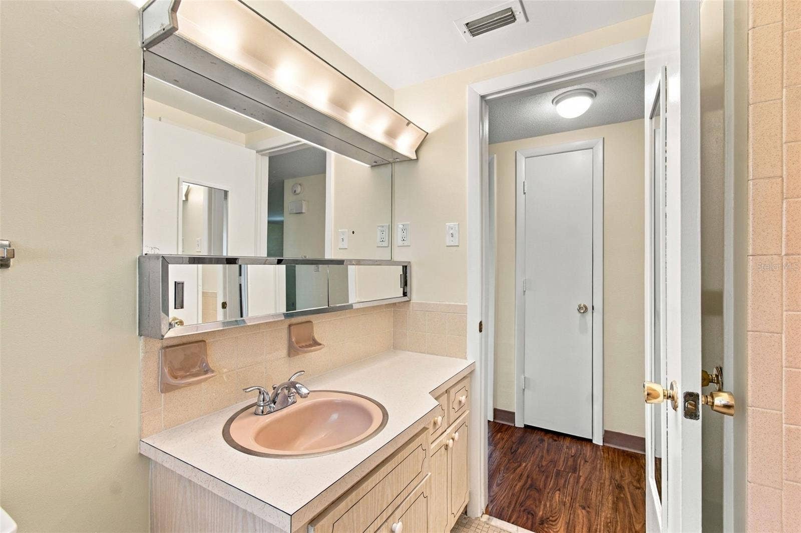 7917 MIMOSA DRIVE, Port Richey, FL 34668 Hall Bath