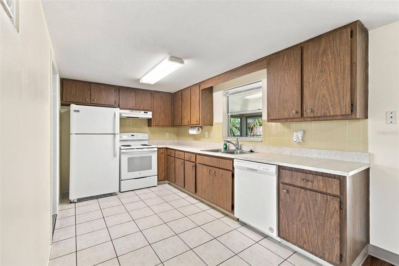 7917 MIMOSA DRIVE, Port Richey, FL 34668 7917 MIMOSA DRIVE, Port Richey, FL 34668