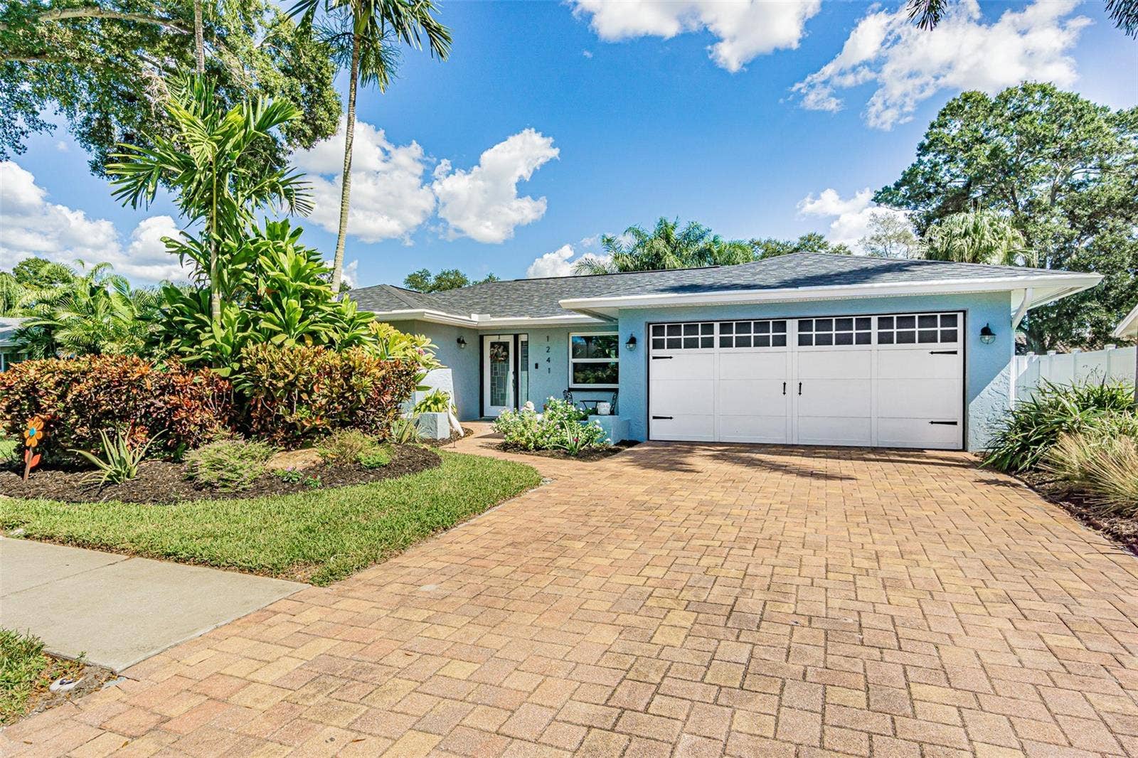 1241 STONY BROOK LANE, Dunedin, FL 34698 1241 STONY BROOK LANE, Dunedin, FL 34698