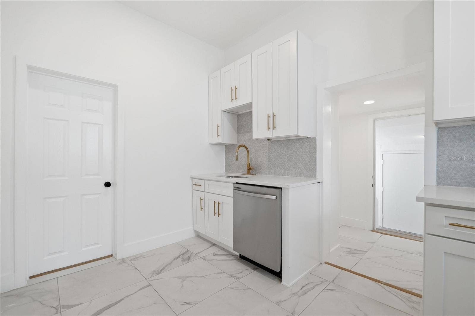 2120 W NASSAU STREET, Tampa, FL 33607