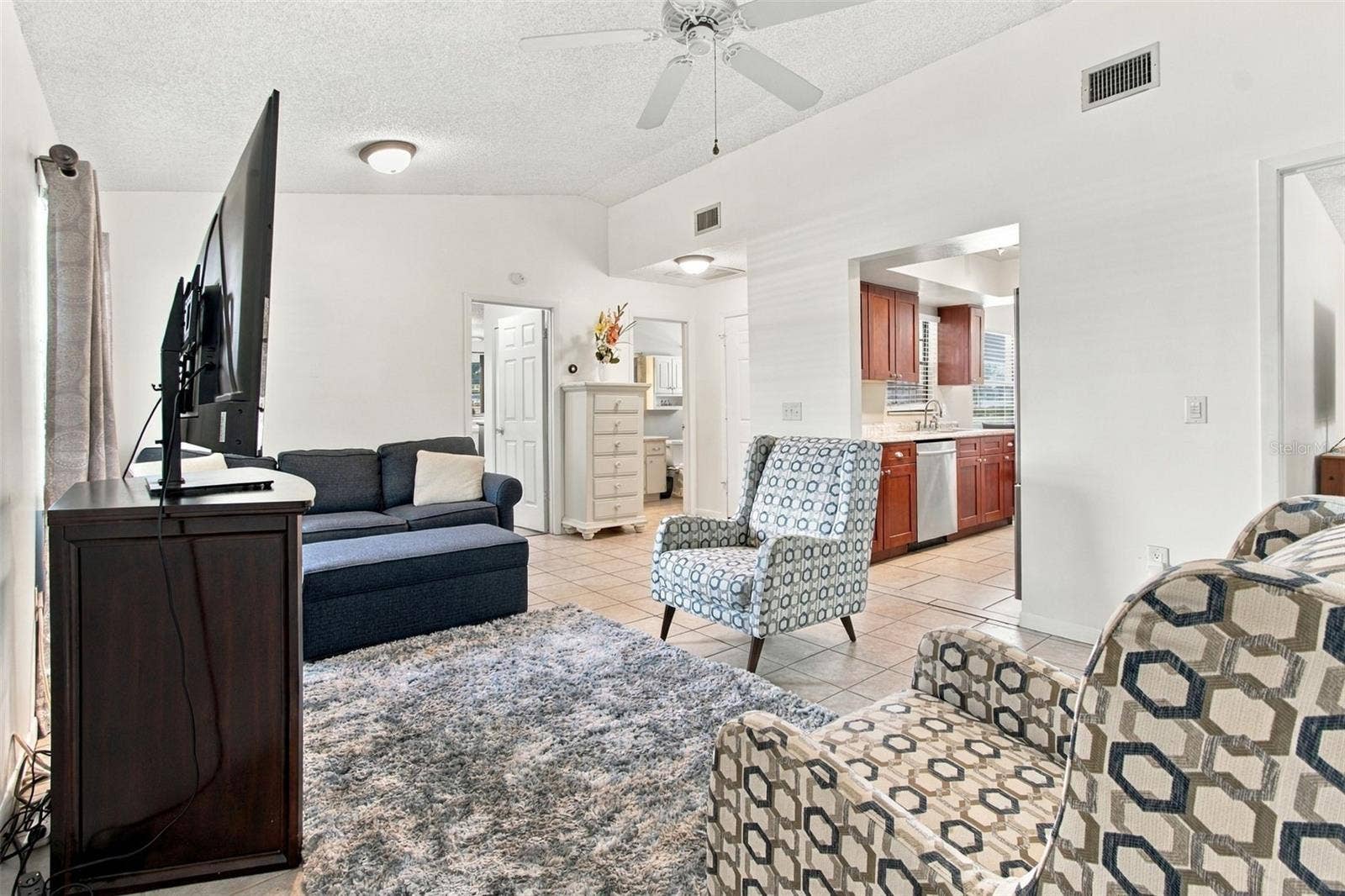 38611 FERM CIRCLE, Zephyrhills, FL 33540 Living Room