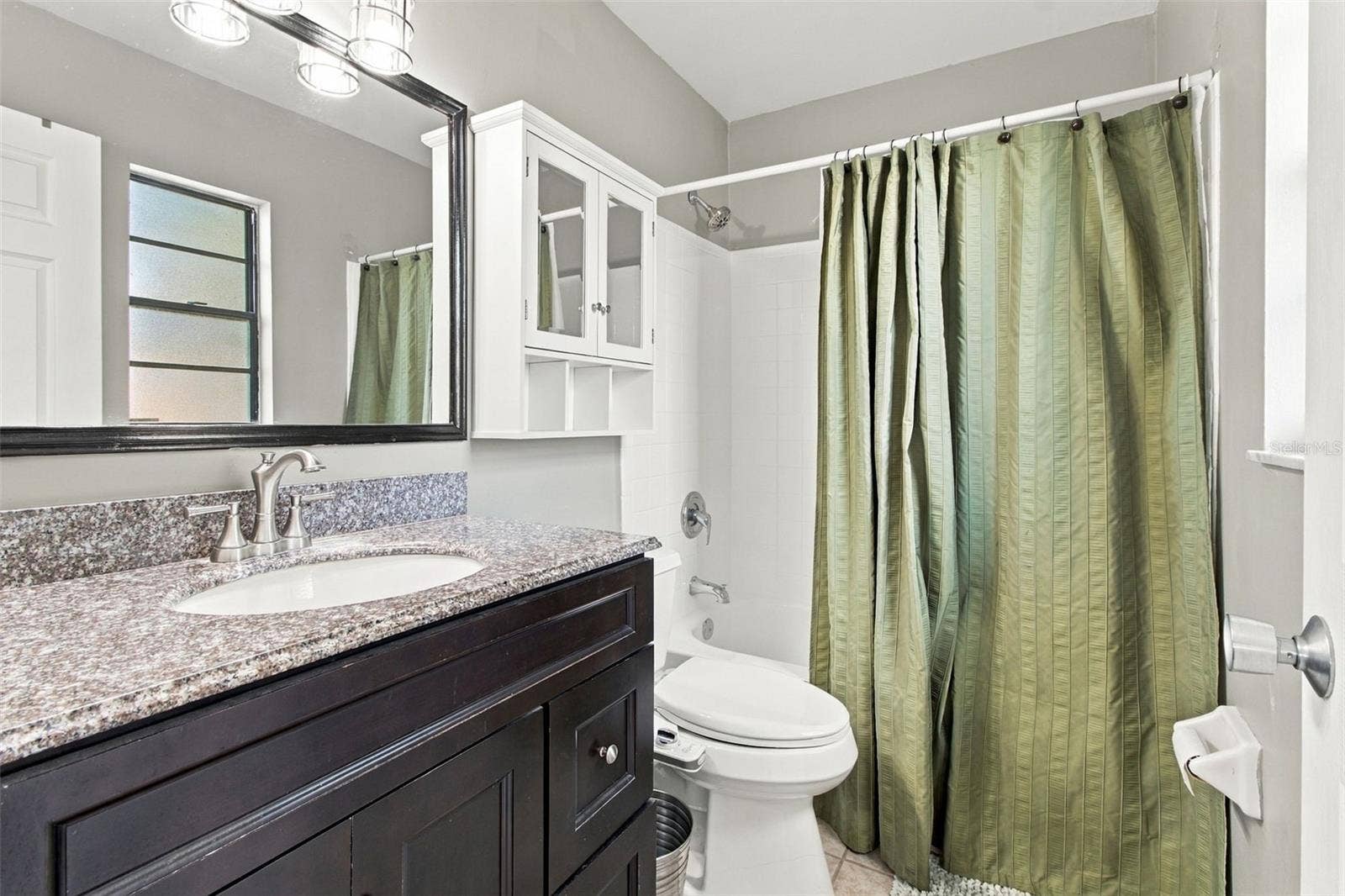 38611 FERM CIRCLE, Zephyrhills, FL 33540 En-Suite Bathroom