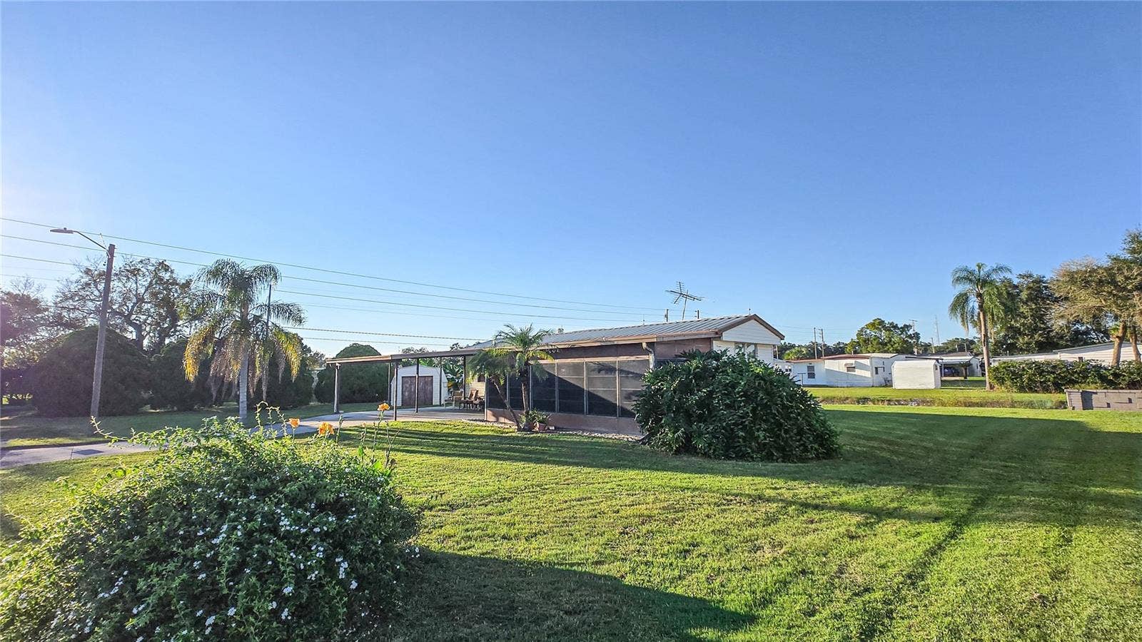 36513 LAKEWOOD DRIVE, Zephyrhills, FL 33542 36513 LAKEWOOD DRIVE, Zephyrhills, FL 33542
