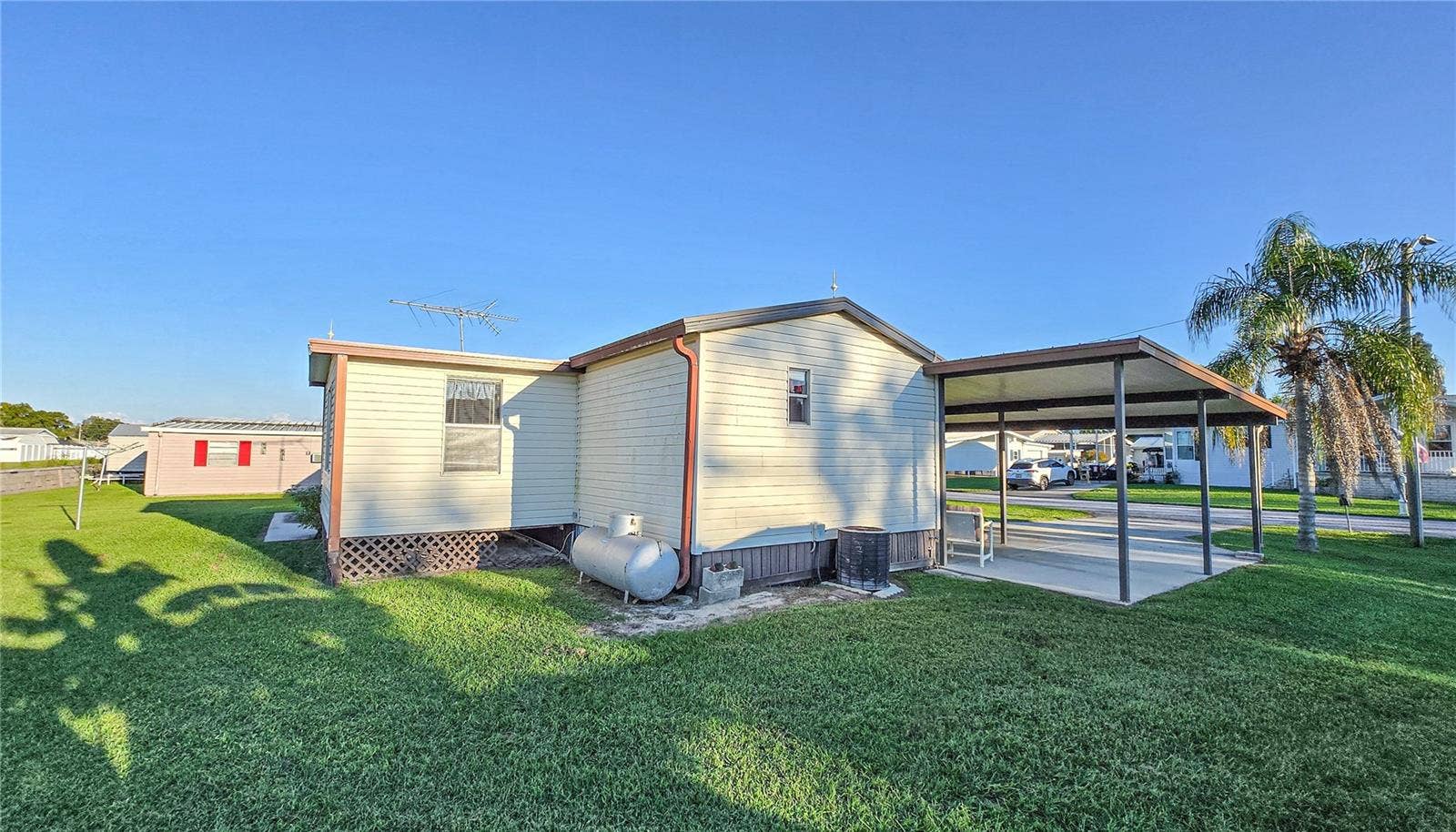 36513 LAKEWOOD DRIVE, Zephyrhills, FL 33542 36513 LAKEWOOD DRIVE, Zephyrhills, FL 33542