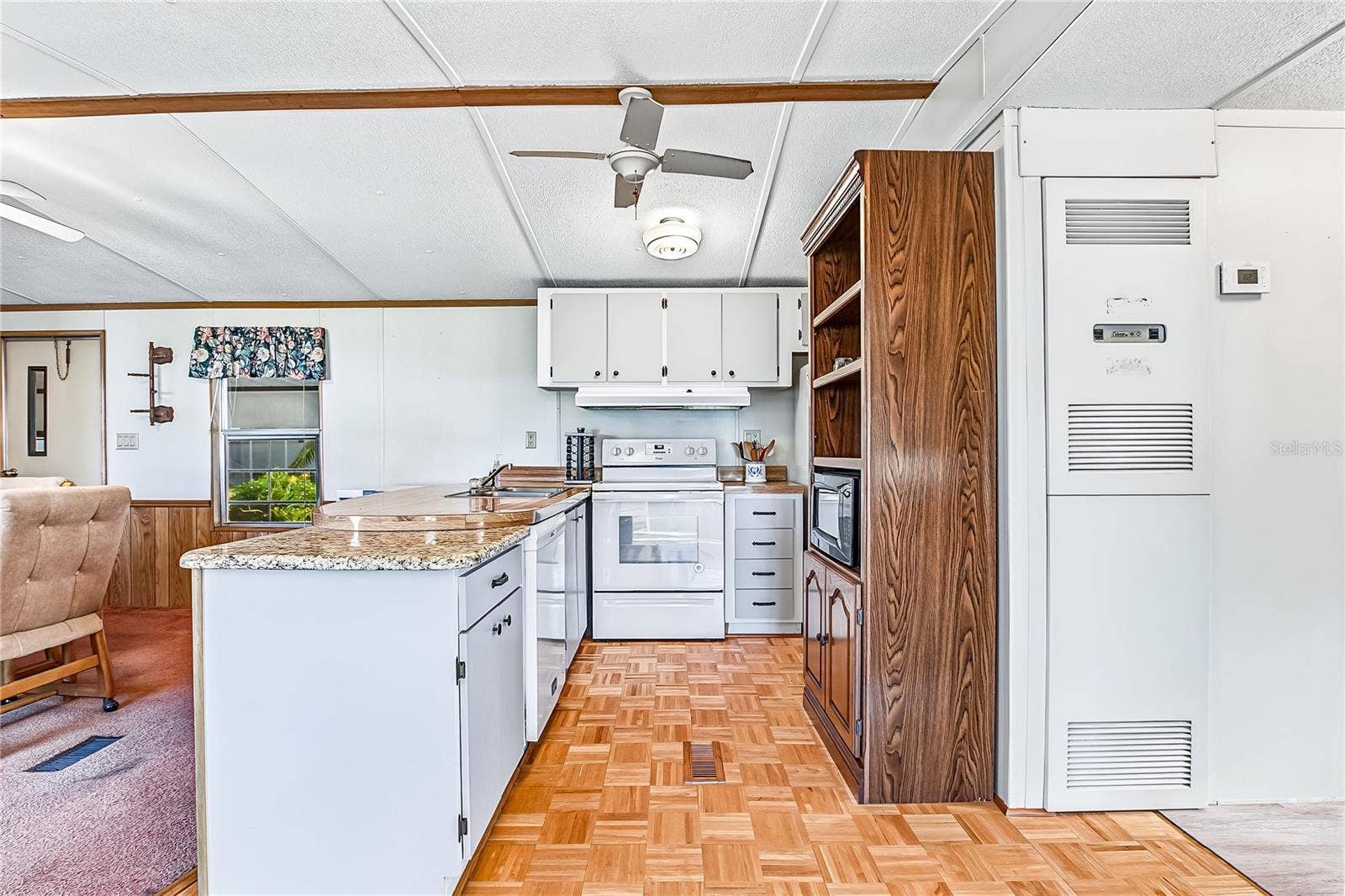 36513 LAKEWOOD DRIVE, Zephyrhills, FL 33542 36513 LAKEWOOD DRIVE, Zephyrhills, FL 33542