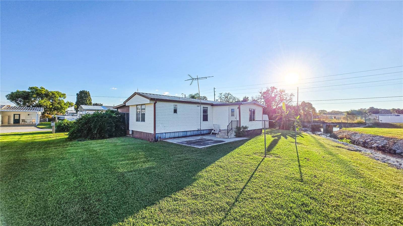 36513 LAKEWOOD DRIVE, Zephyrhills, FL 33542 36513 LAKEWOOD DRIVE, Zephyrhills, FL 33542
