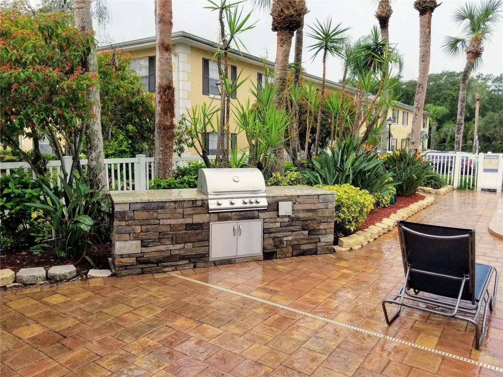 Beautiful Grilling and Picnic Area Near Pool