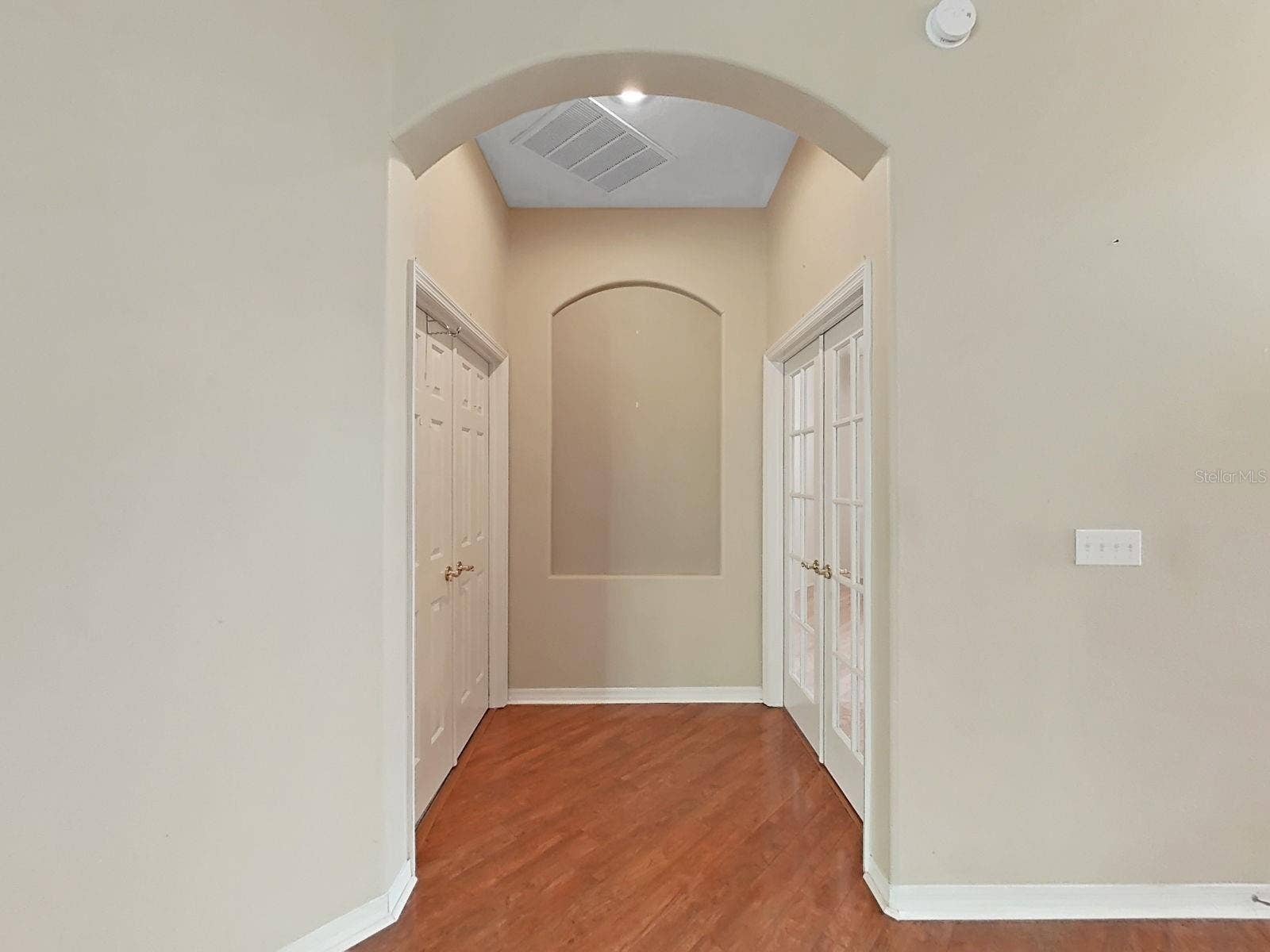 14915 DEVONSHIRE WOODS PLACE, Tampa, FL 33624 Hall Between Primary Bedroom & Office