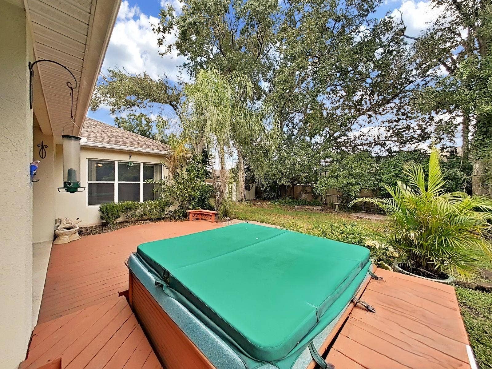 14915 DEVONSHIRE WOODS PLACE, Tampa, FL 33624 Hot Tub Anyone?