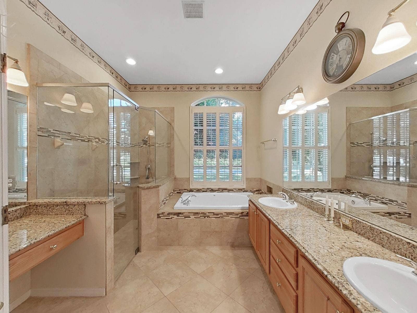 14915 DEVONSHIRE WOODS PLACE, Tampa, FL 33624 Large Ensuite Bath