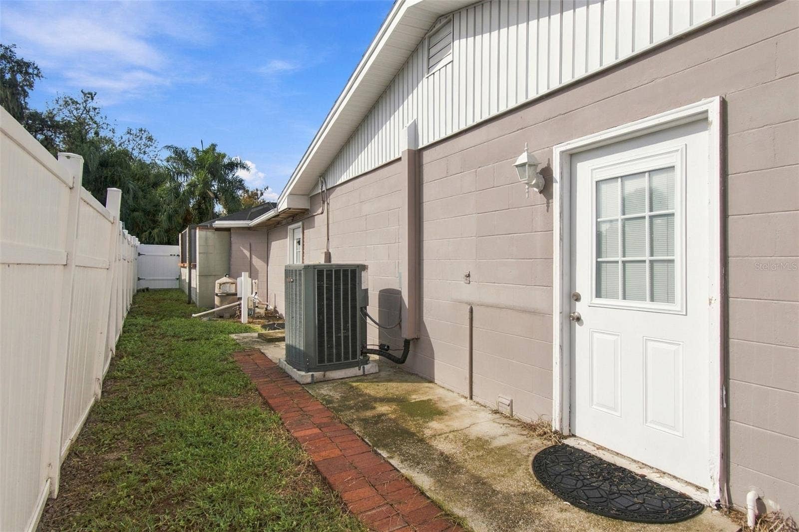 105 ASHBROOK DRIVE, Brandon, FL 33511 105 ASHBROOK DRIVE, Brandon, FL 33511