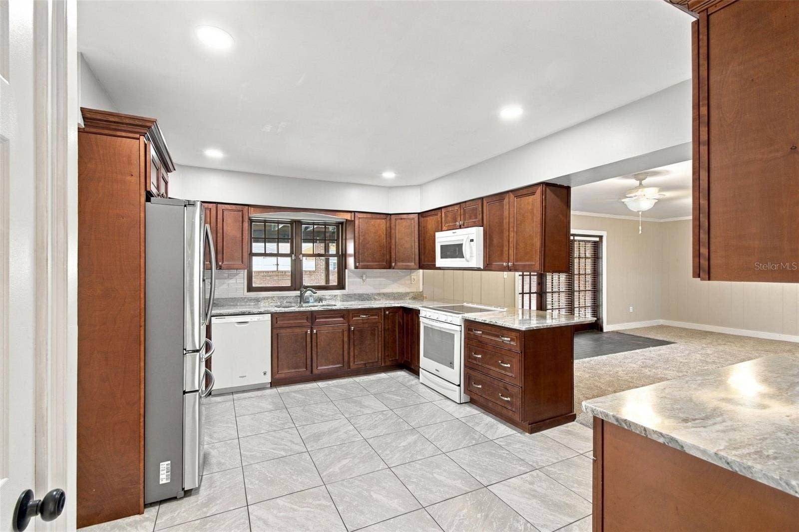 105 ASHBROOK DRIVE, Brandon, FL 33511 105 ASHBROOK DRIVE, Brandon, FL 33511