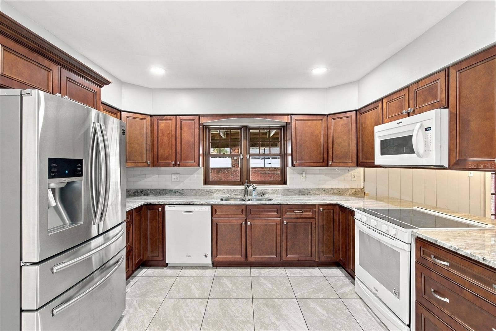 105 ASHBROOK DRIVE, Brandon, FL 33511 105 ASHBROOK DRIVE, Brandon, FL 33511