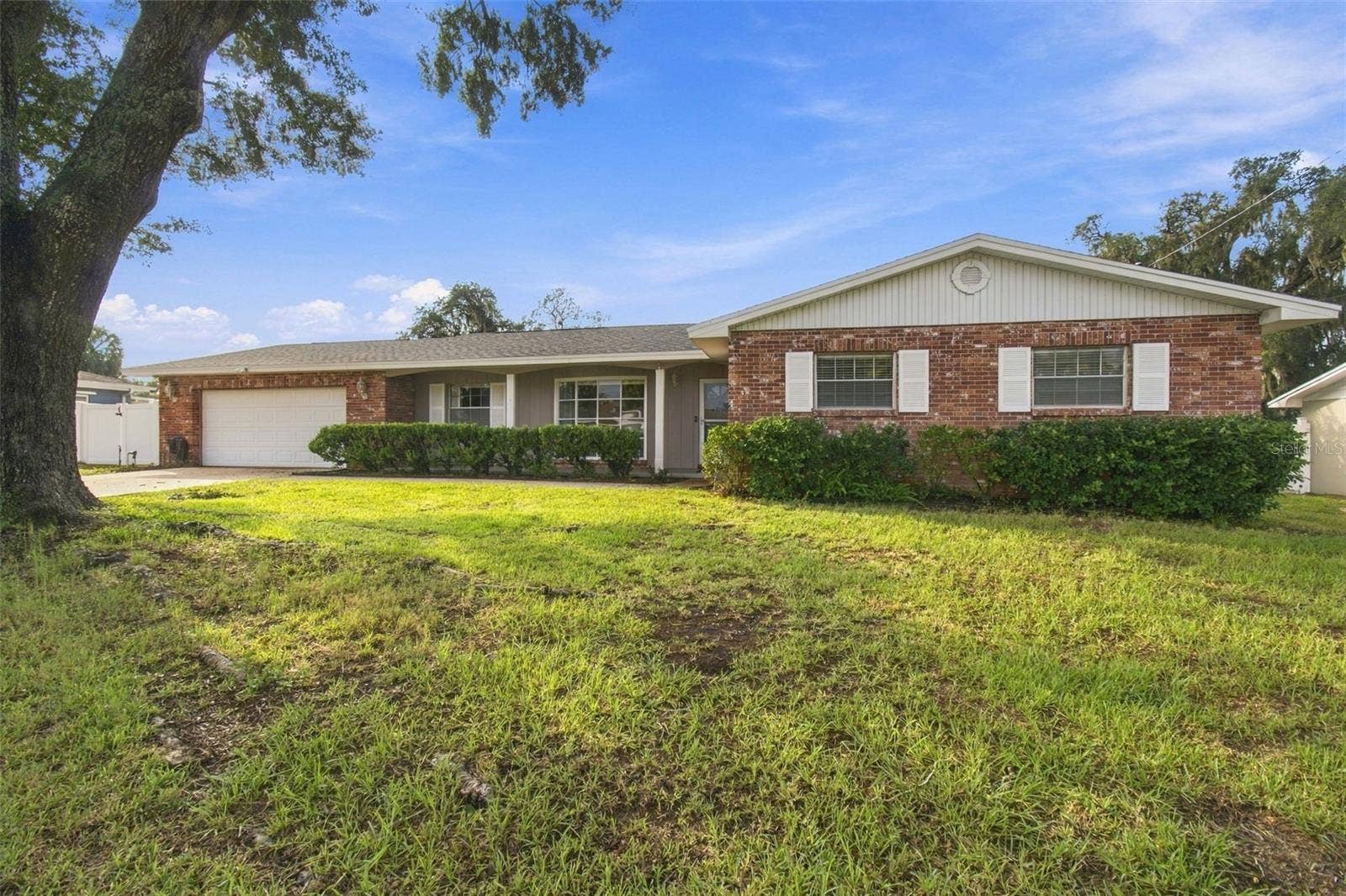 105 ASHBROOK DRIVE, Brandon, FL 33511 105 ASHBROOK DRIVE, Brandon, FL 33511