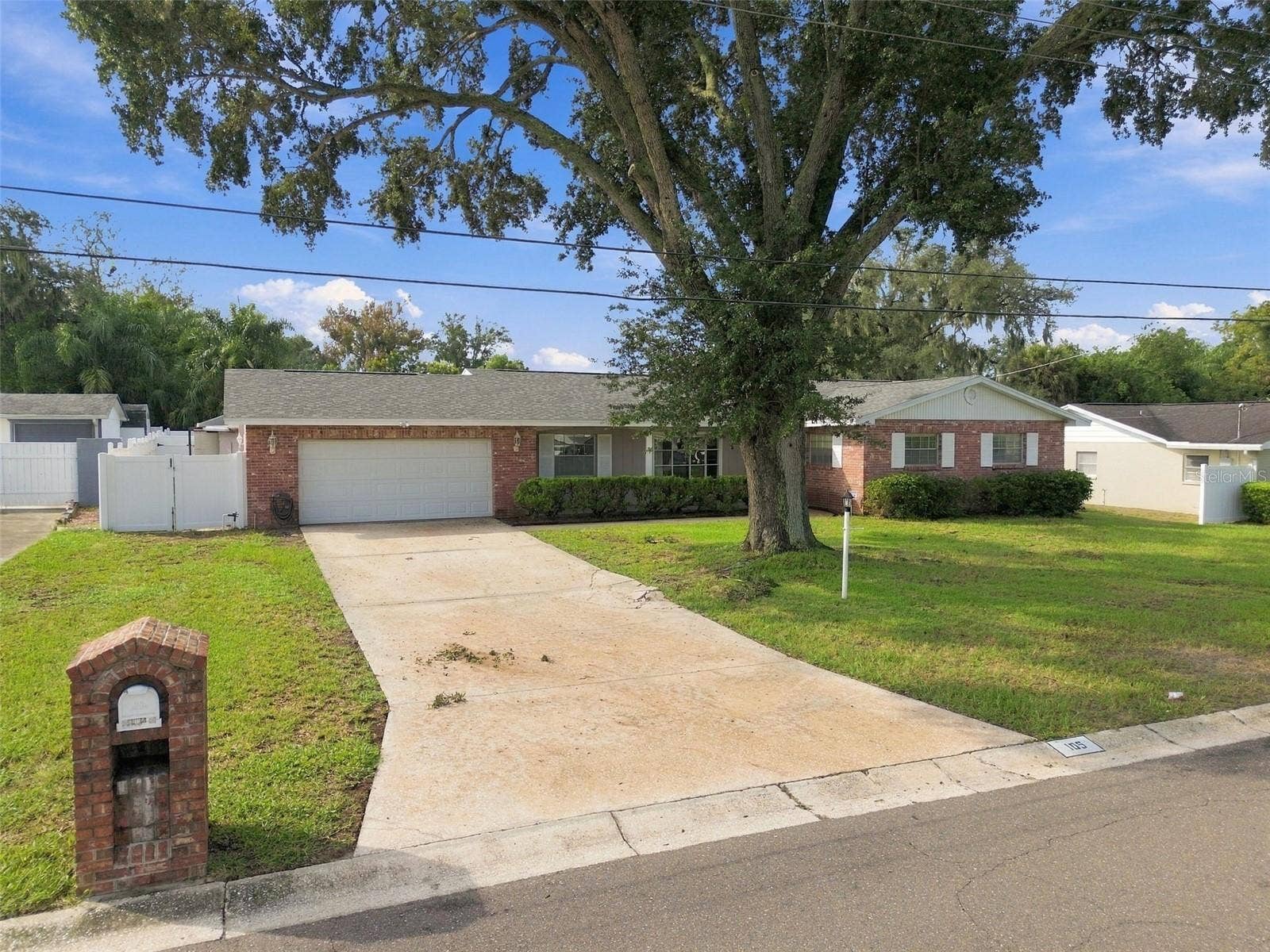 105 ASHBROOK DRIVE, Brandon, FL 33511 105 ASHBROOK DRIVE, Brandon, FL 33511
