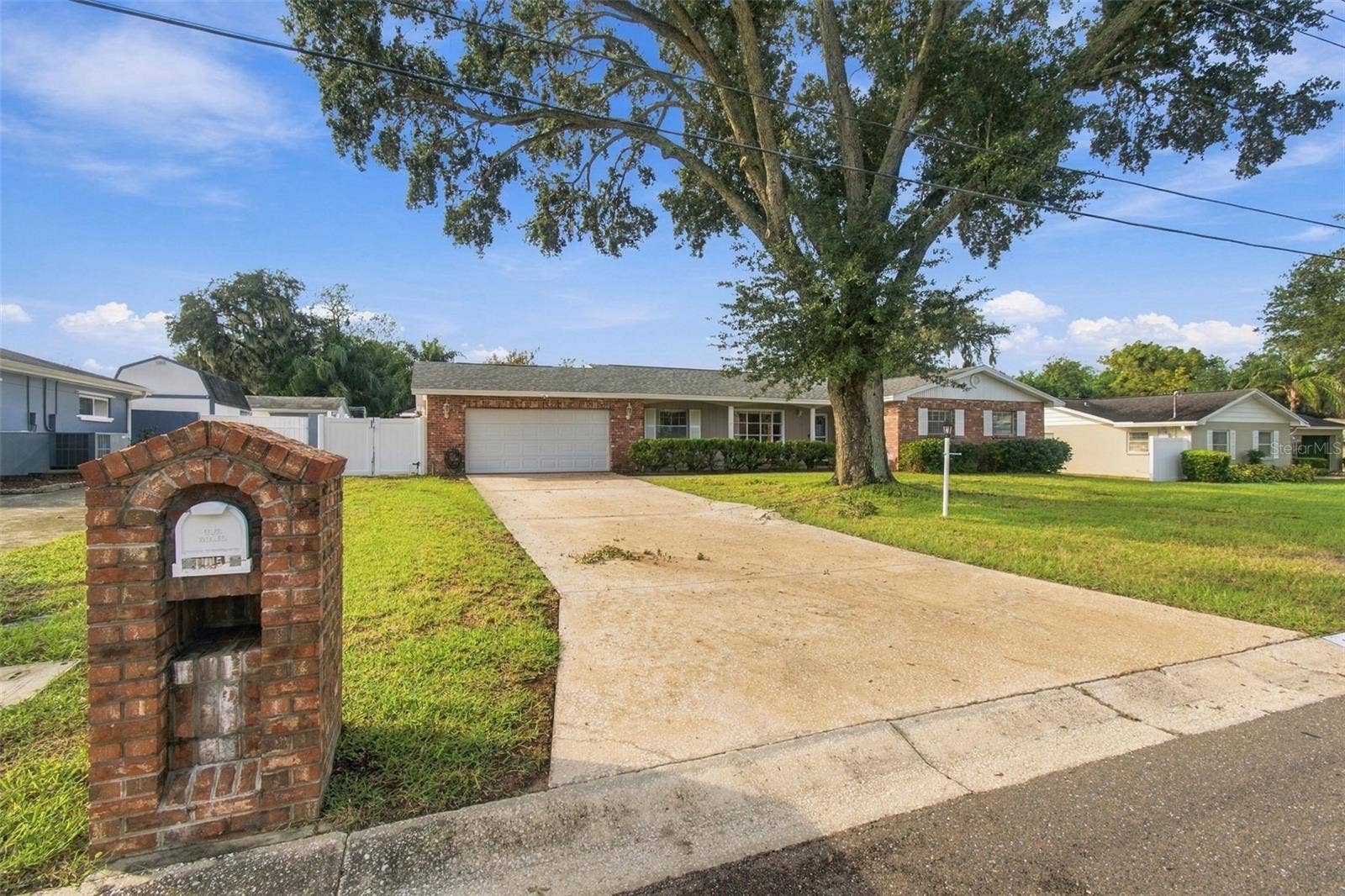105 ASHBROOK DRIVE, Brandon, FL 33511 105 ASHBROOK DRIVE, Brandon, FL 33511