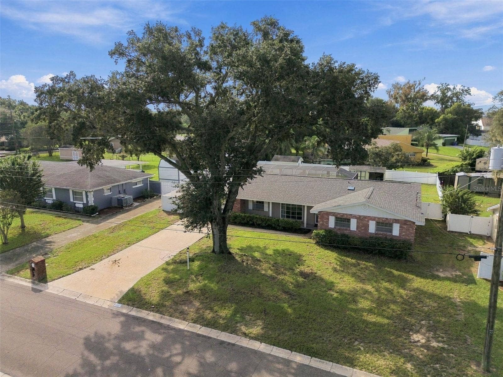 105 ASHBROOK DRIVE, Brandon, FL 33511 105 ASHBROOK DRIVE, Brandon, FL 33511
