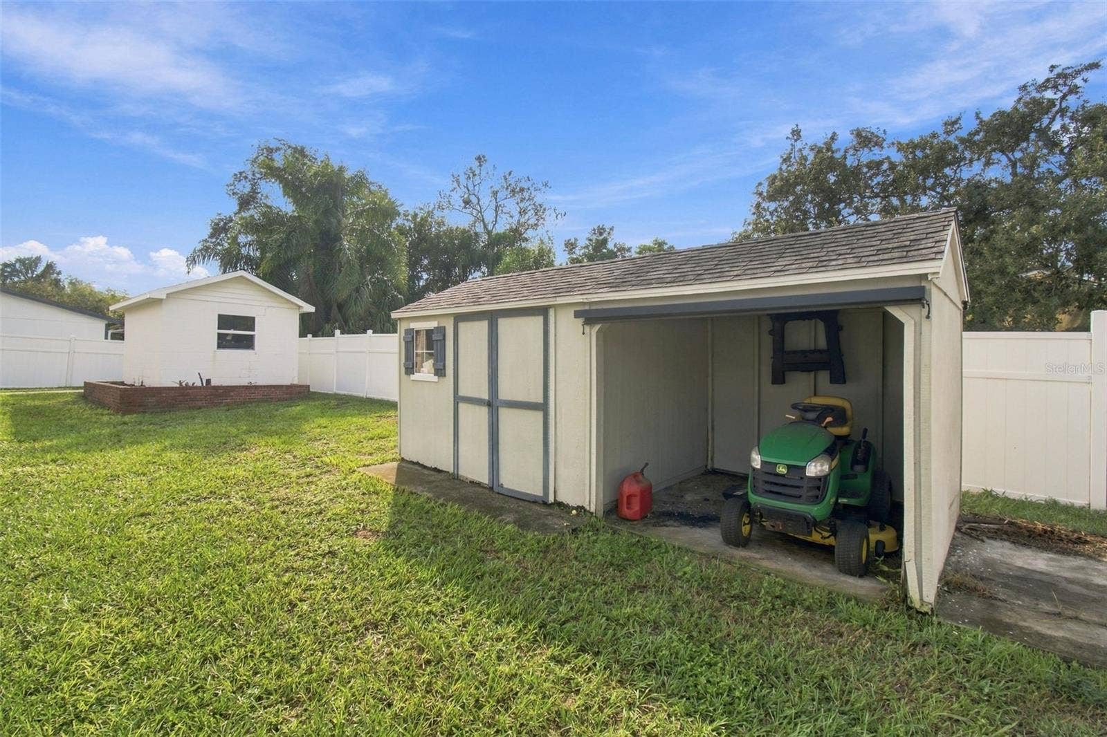 105 ASHBROOK DRIVE, Brandon, FL 33511 105 ASHBROOK DRIVE, Brandon, FL 33511
