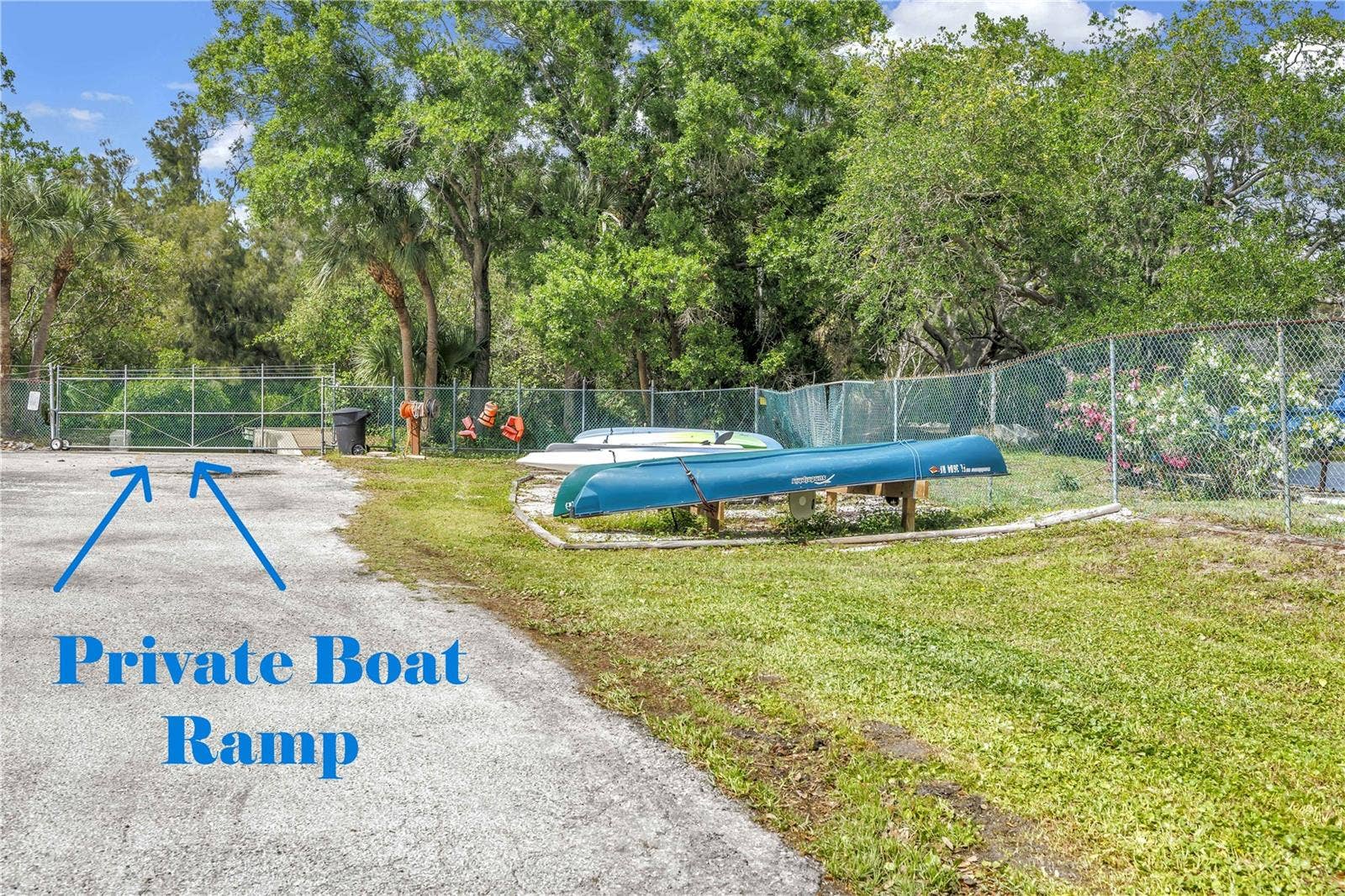 868 GLADES COURT NE, St Petersburg, FL 33702 868 GLADES COURT NE, St Petersburg, FL 33702