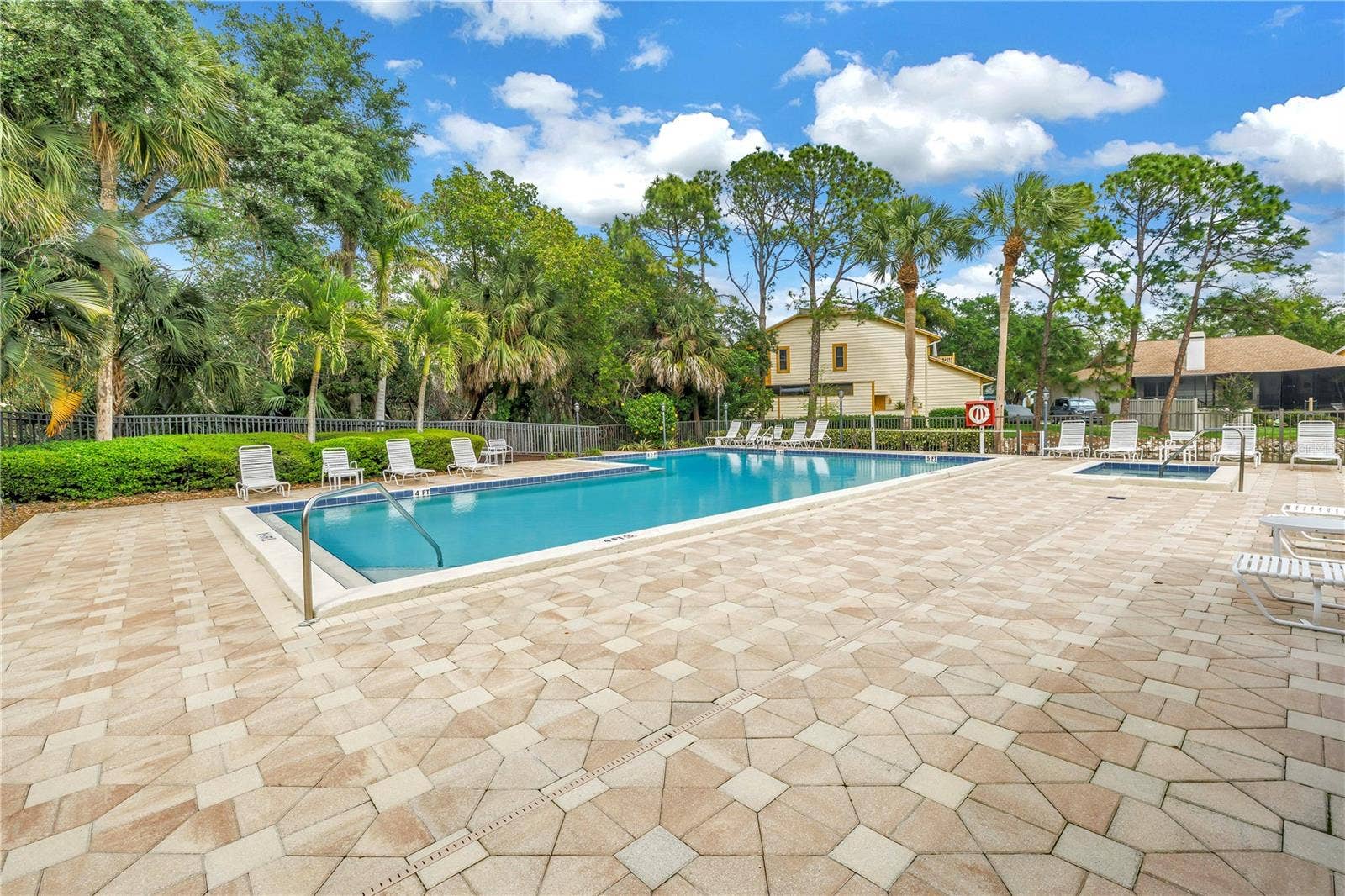 868 GLADES COURT NE, St Petersburg, FL 33702 868 GLADES COURT NE, St Petersburg, FL 33702