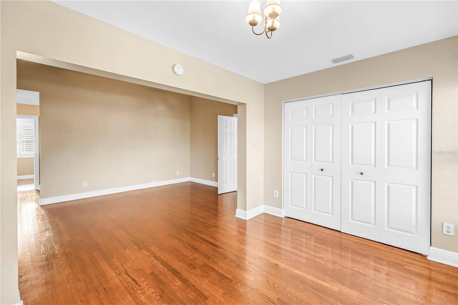 868 GLADES COURT NE, St Petersburg, FL 33702 868 GLADES COURT NE, St Petersburg, FL 33702