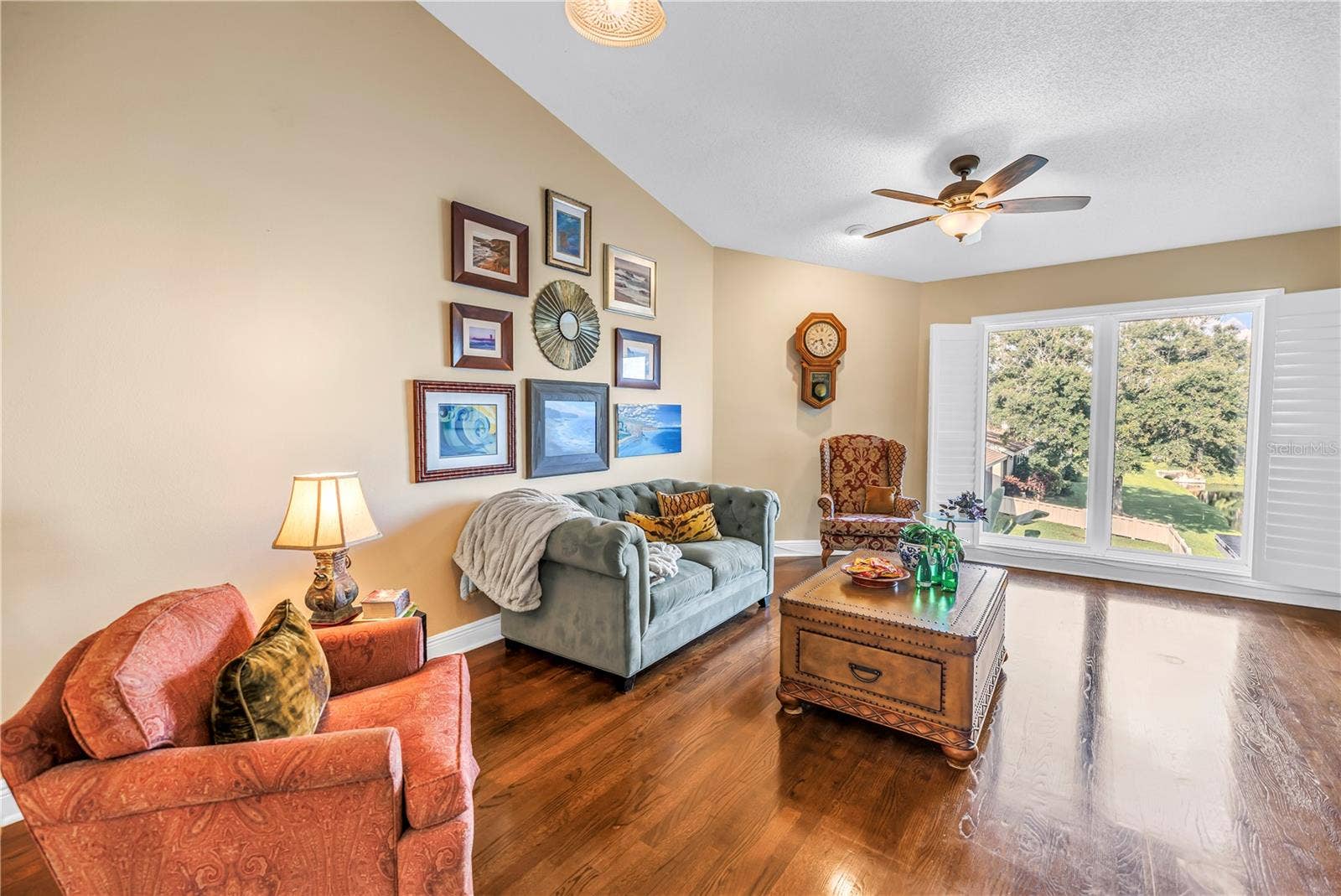 868 GLADES COURT NE, St Petersburg, FL 33702 This upstairs bonus space offers versatile functionality, perfect for use as a home office, playroom, media room, or guest bedroom.