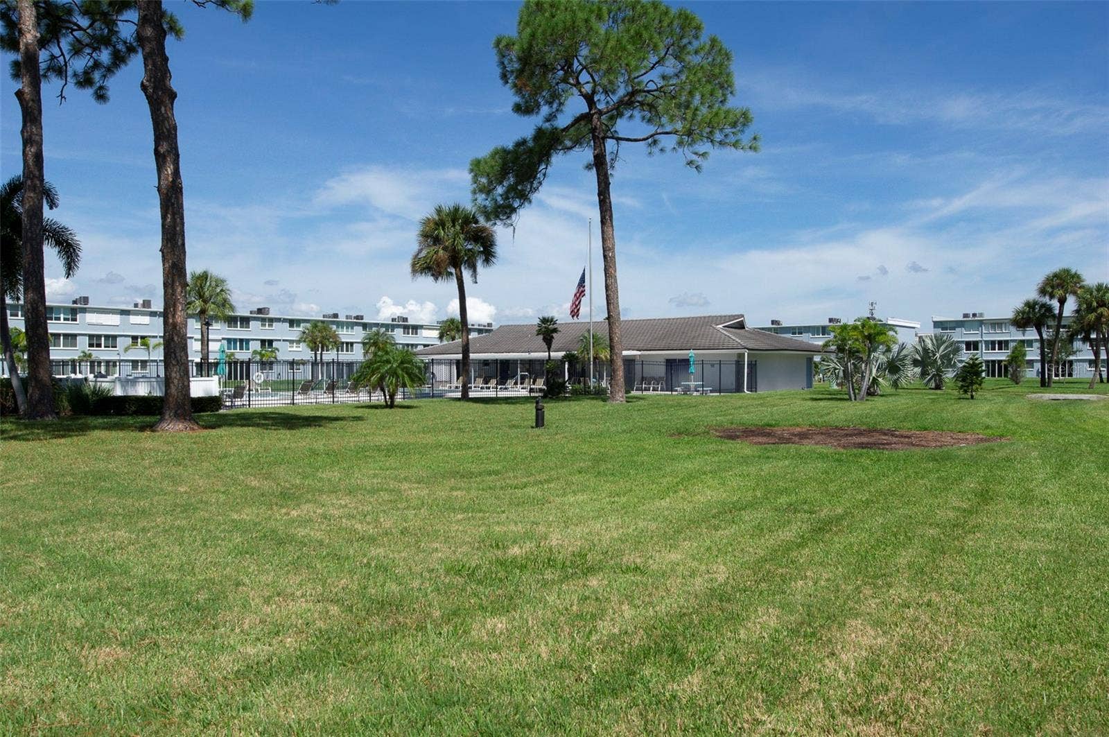 4895 BAY STREET NE, #109, St Petersburg, FL 33703 GROUNDS