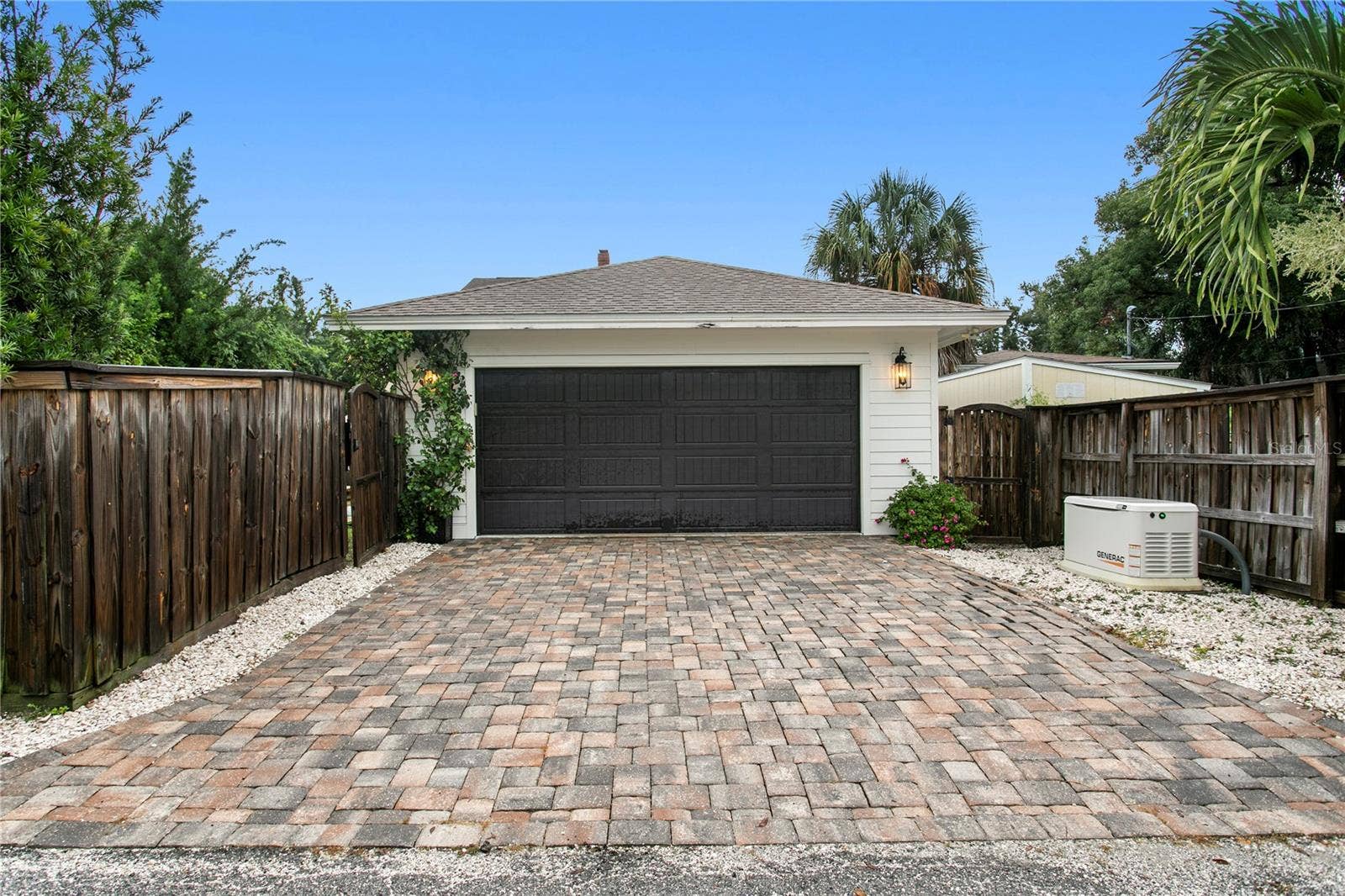 310 26TH AVE N, St Petersburg, FL 33704 2 car attached garage