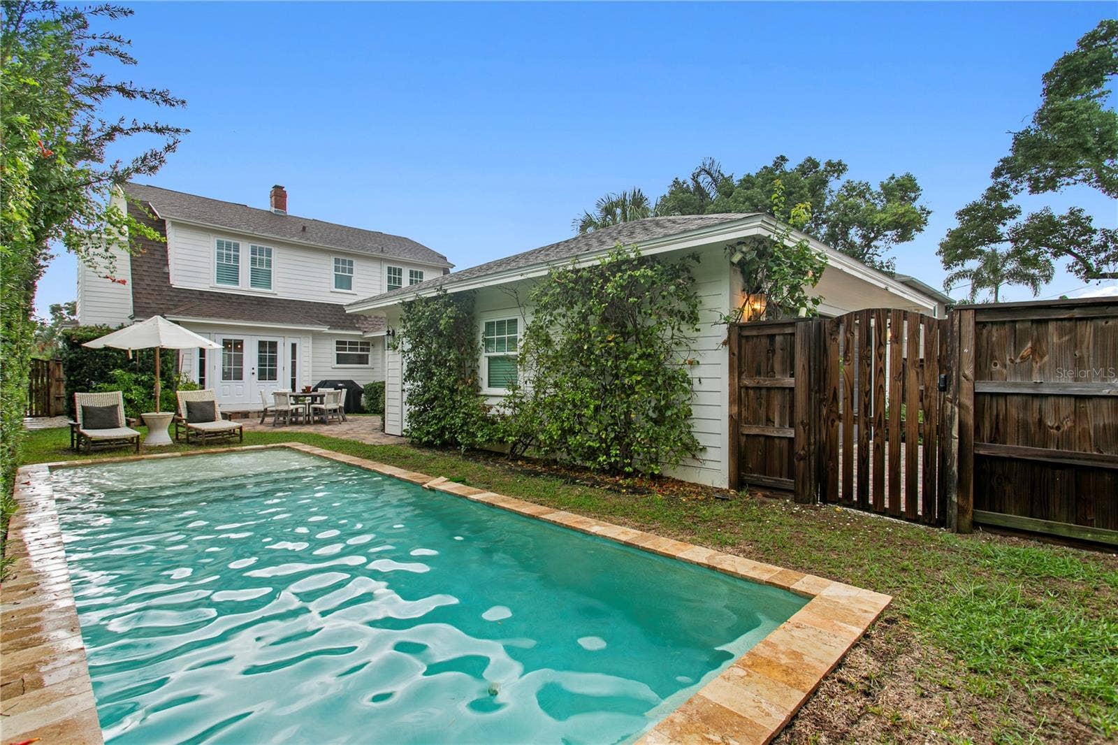 310 26TH AVE N, St Petersburg, FL 33704 310 26TH AVE N, St Petersburg, FL 33704