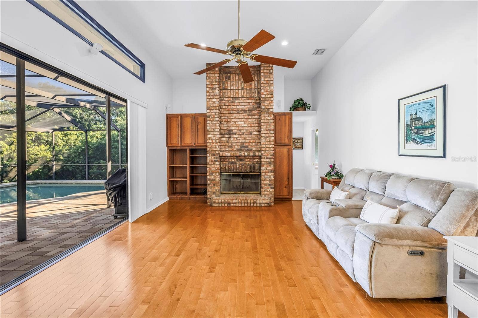 1186 GASPARILLA DRIVE NE, St Petersburg, FL 33702 1186 GASPARILLA DRIVE NE, St Petersburg, FL 33702