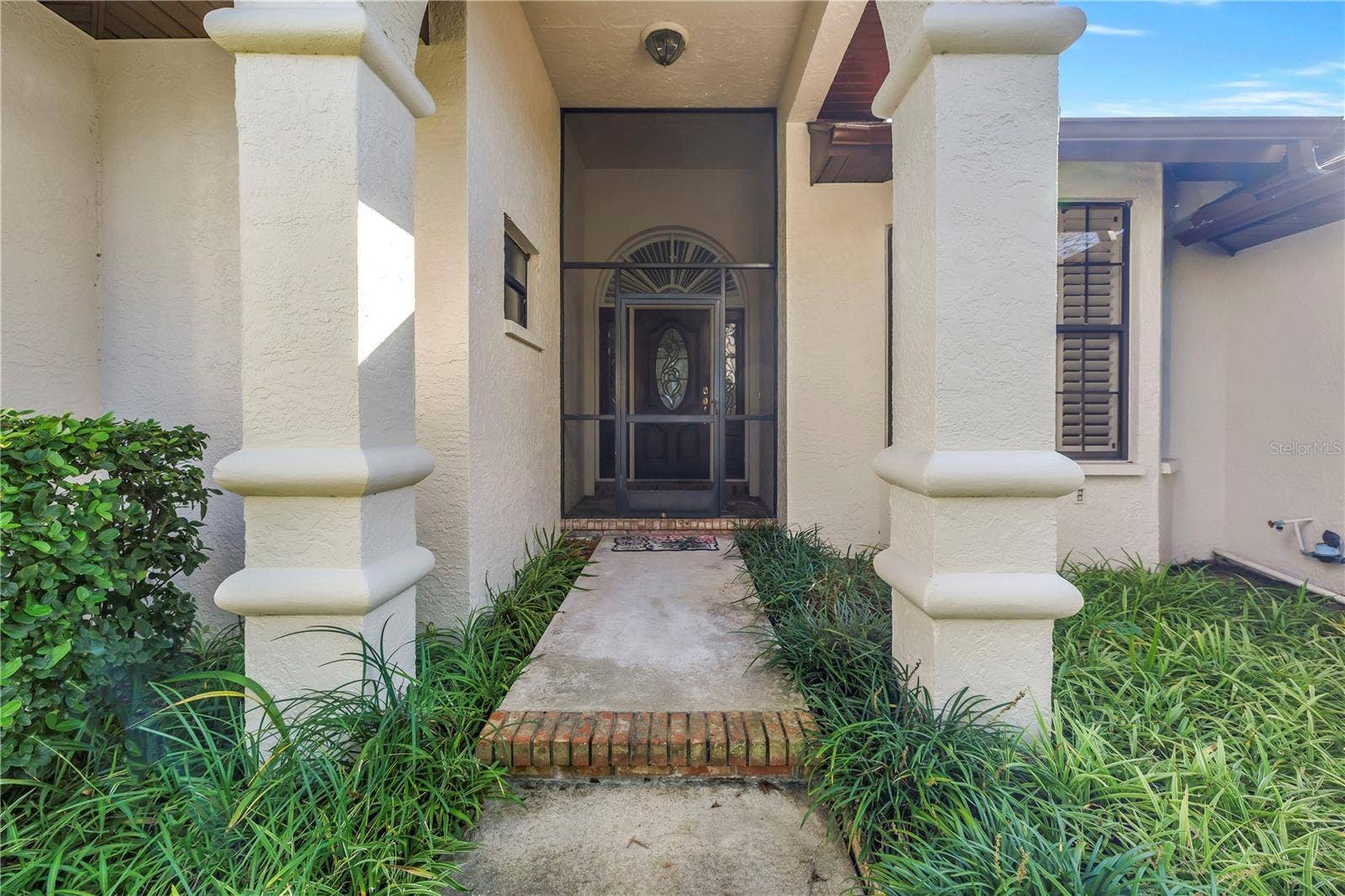 1186 GASPARILLA DRIVE NE, St Petersburg, FL 33702 This custom-designed beauty is a one-of-a-kind luxury home that features a super impressive entryway and foyer.