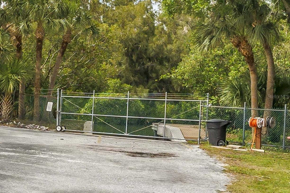 1186 GASPARILLA DRIVE NE, St Petersburg, FL 33702 1186 GASPARILLA DRIVE NE, St Petersburg, FL 33702