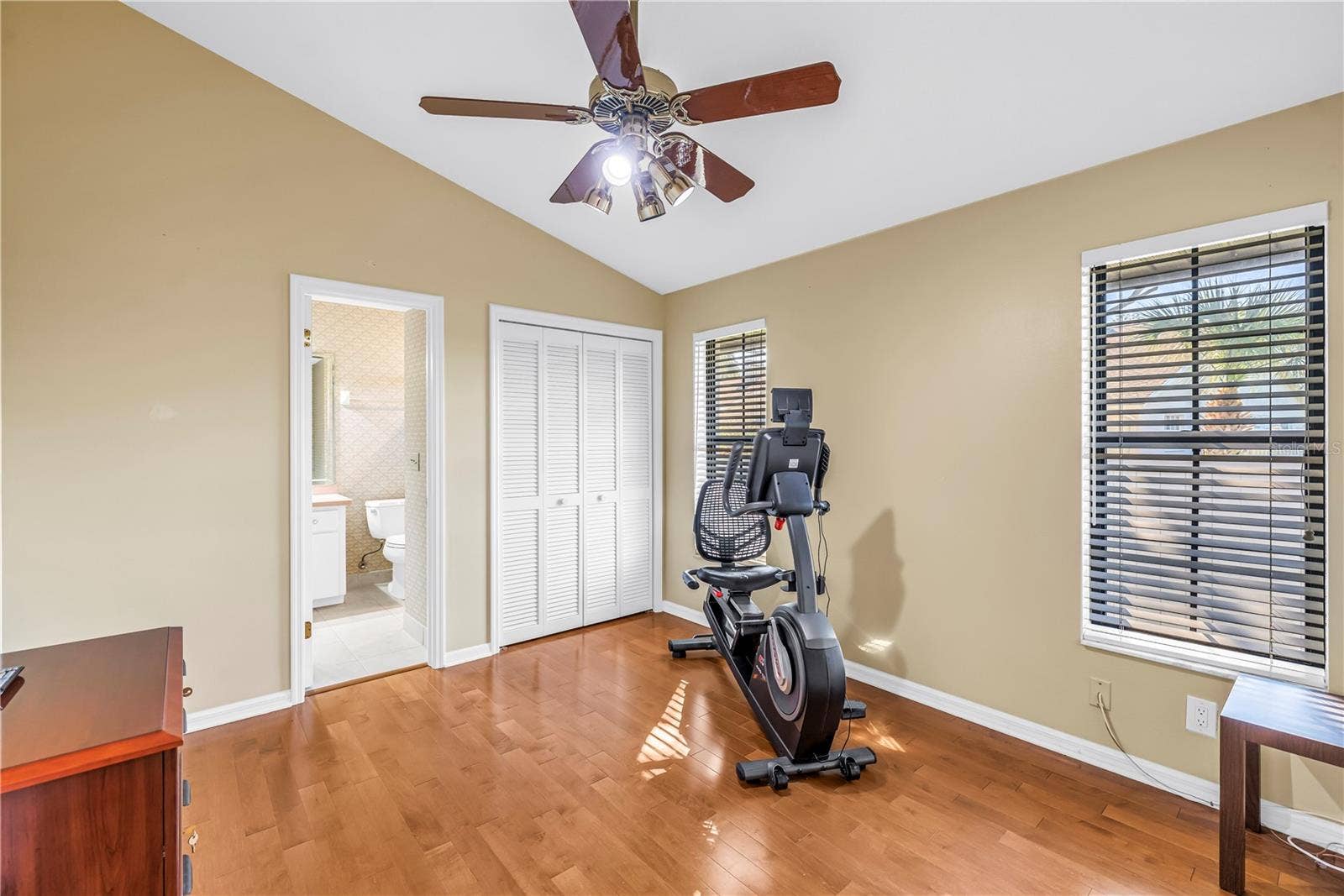 1186 GASPARILLA DRIVE NE, St Petersburg, FL 33702 Bedroom 3 at back of house with direct access to Full Bath 3