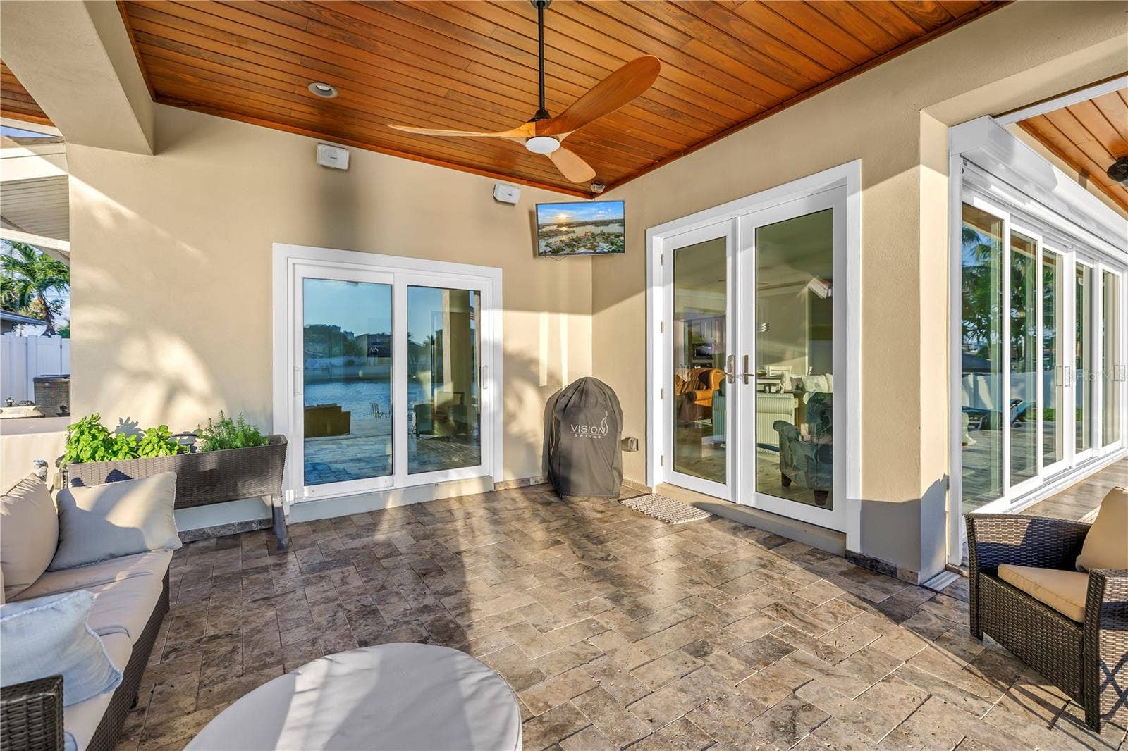 7982 11TH AVENUE S, St Petersburg, FL 33707 7982 11TH AVENUE S, St Petersburg, FL 33707